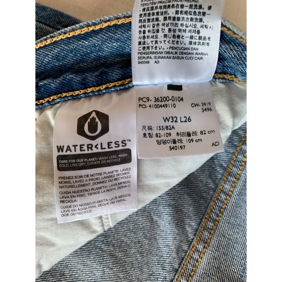 Levi’s 501 Cropped Jeans - Picture 13 of 16